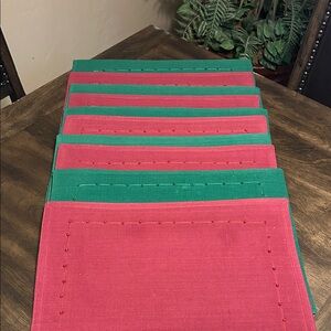 Red and Green Placemats Set